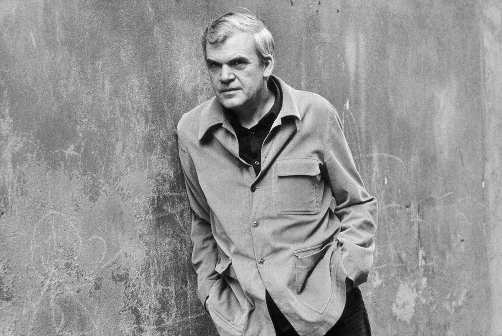 milan kundera veprat e tij si akuze ndaj diktatures ne ceki librat e shkrimtarit u ndaluan deri ne renien e regjimit komunist