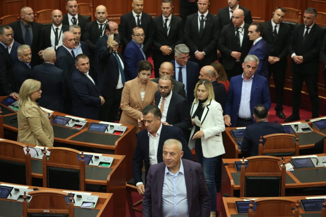 nuk i trembemi metodave autoritare 23 deputete te opozites referohen ne spak reagon gazment bardhi ps e ka ngritur krimin ne sistem