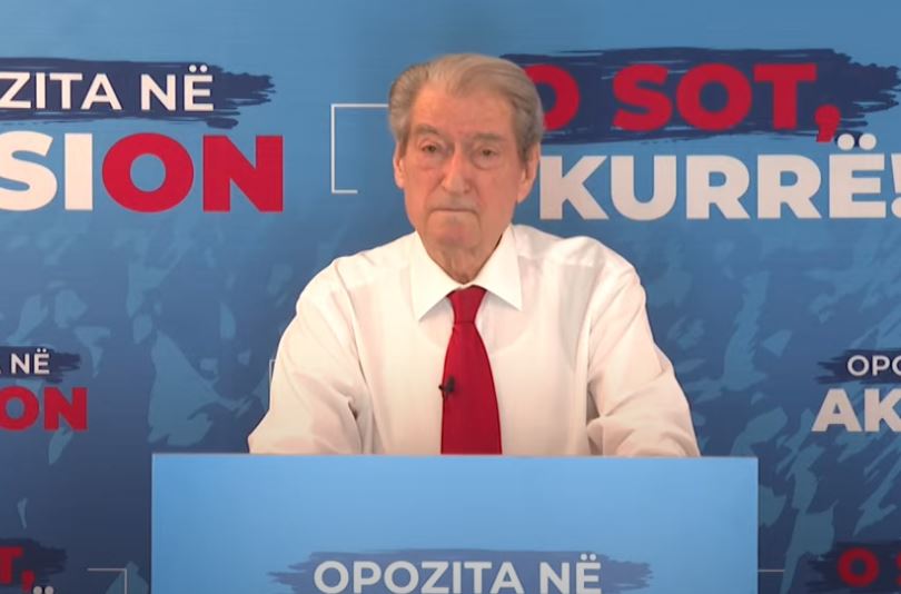 protesta e 7 tetorit o sot o kurre merrni ne dore fatin tuaj berisha i drejtohet shqiptareve kjo eshte nje thirrje per bashkim