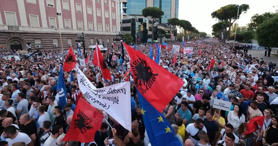 protesta e opozites zbardhen dy skenaret qe do te ndiqen nga pd pasi te mblidhen para kryeministrise demokratet do ti drejtohen