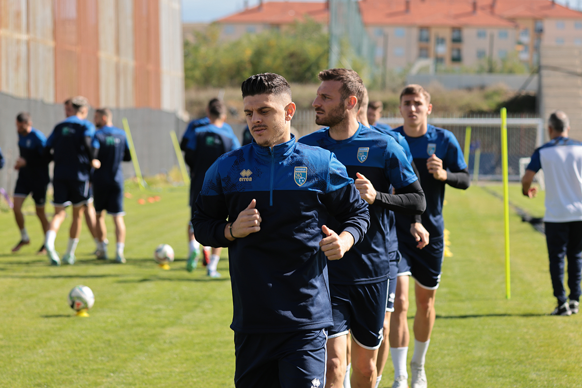 trajneri i kosoves perqendrohet ne pergatitjen taktike optimizem para nations league