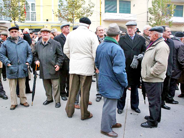 pensionet sa leke do te jepen per indeksimin dhe bonusin e fundvitit pesha qe zene ne buxhetin e vitit 2025 ja sa perfitojne te moshuarit