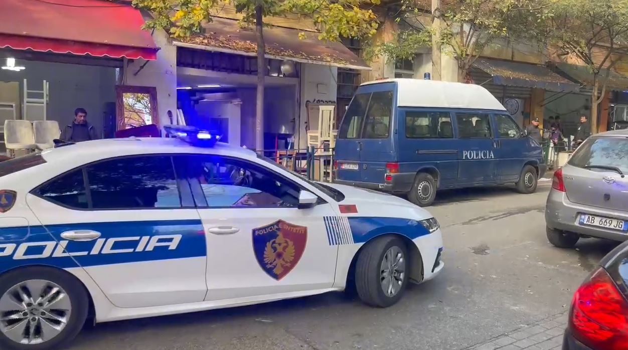 Vdes 14-vjeçari që u godit me thikë në zemër! Policia: Në sherr u përfshinë 3 bashkëmoshatarë, arrestohet një nga autorët! Ja si është gjendja e të plagosurit