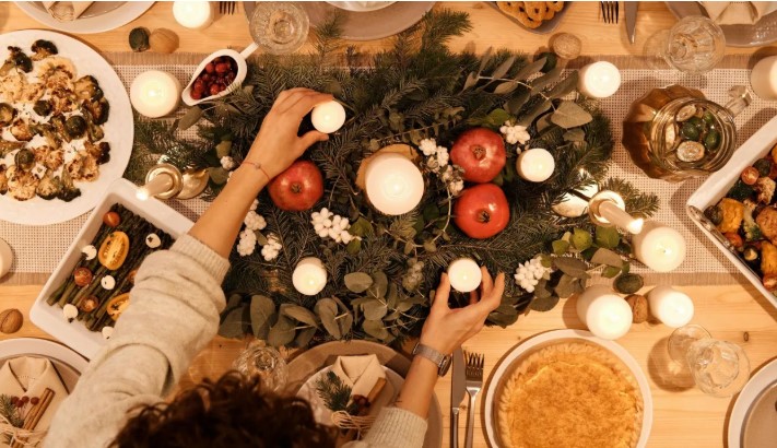 nje udhezues si te menaxhoni komentet e sikletshme qe ben fisi ne tryezen festive te fundvitit