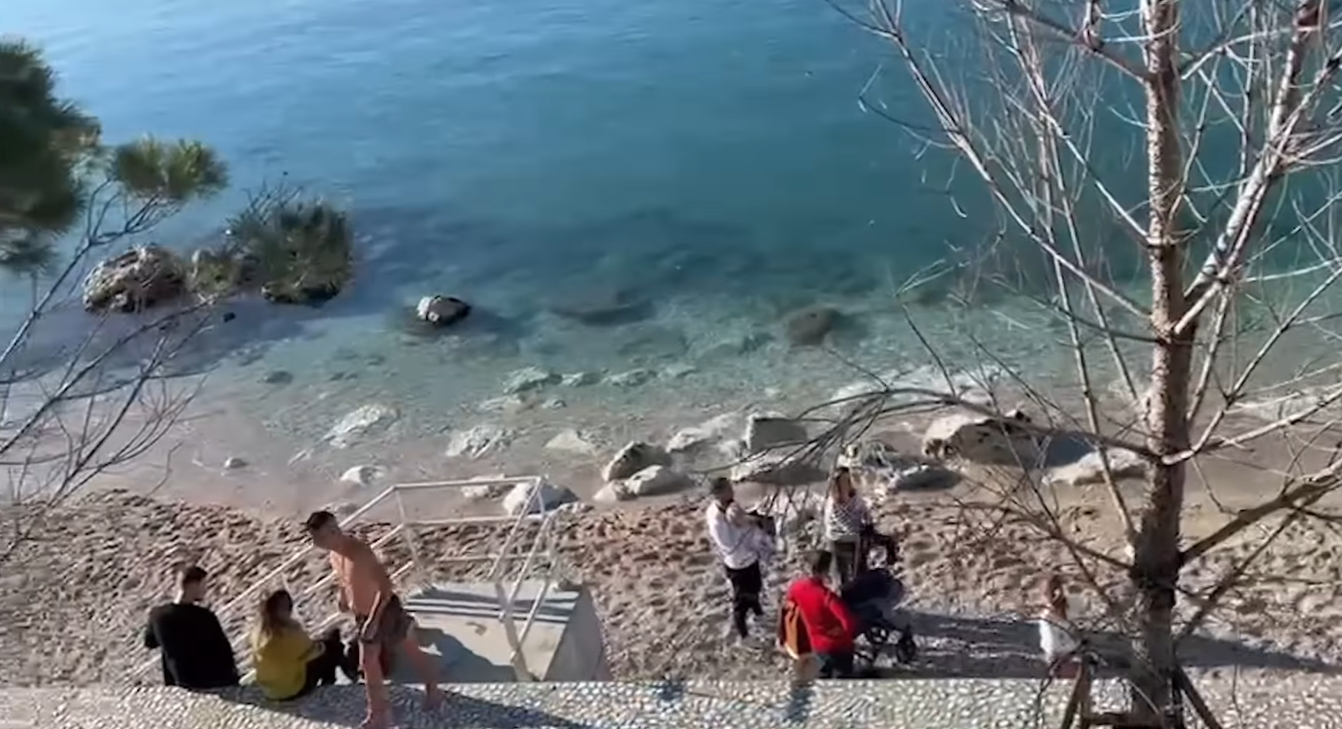 video plazh ne vlore kete fillim viti kryeministri rama ndan pamjet nga qyteti bregdetar